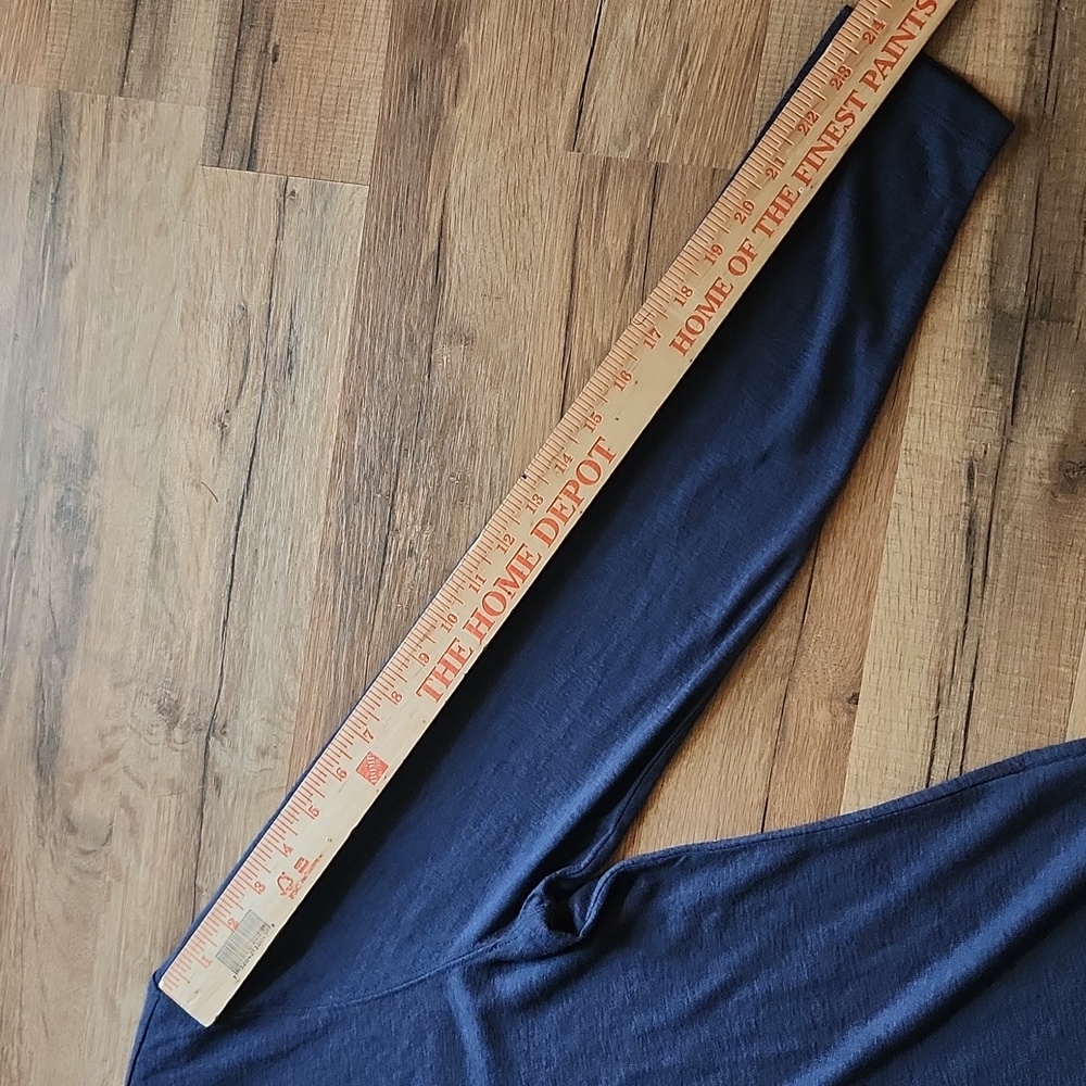 NWT- GAP NAVY BLUE LONG SLEEVE SCOOP NECK TEE SIZE MEDIUM - Picture 11 of 12